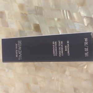 Mary Kay timewise Luminous Foundation Beige W 100